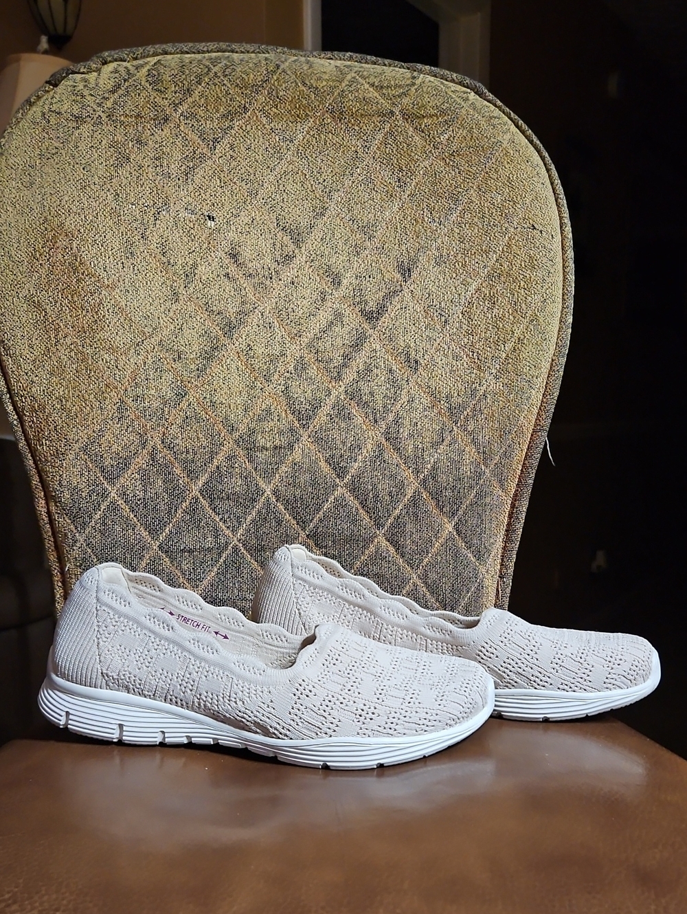 Skechers Seager Stat Cream White Scalloped Slip On Flats Walking Shoes